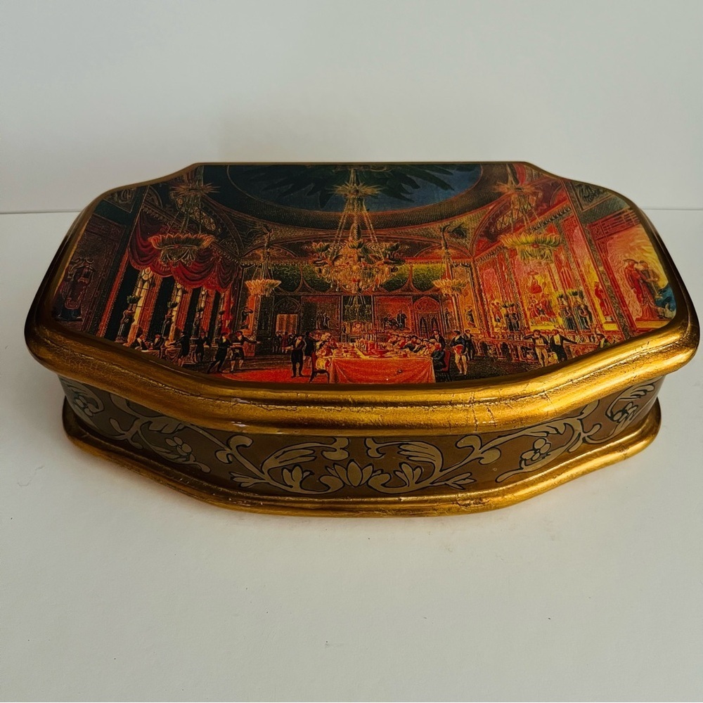 Vintage Wooden Painted Box Felt Lined - British Royal Pavilion Music Room Scene.